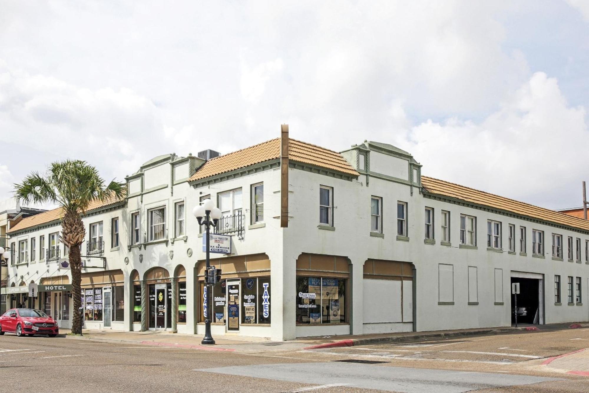 Oyo Historic Cameron Hotel Brownsville I-69E Exterior photo